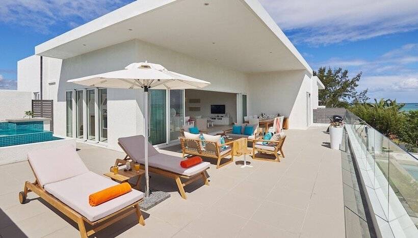 Myra Seafront Suites And Penthouses By Lov