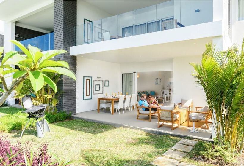 Myra Seafront Suites And Penthouses By Lov