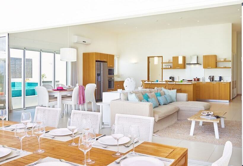 Myra Seafront Suites And Penthouses By Lov