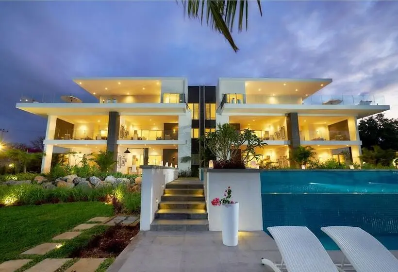 Myra Seafront Suites And Penthouses By Lov
