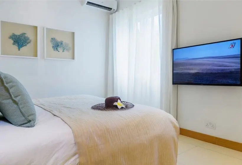 Myra Seafront Suites And Penthouses By Lov