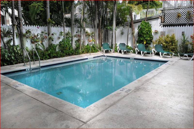 پانسیون Nyah   Adult Exclusive