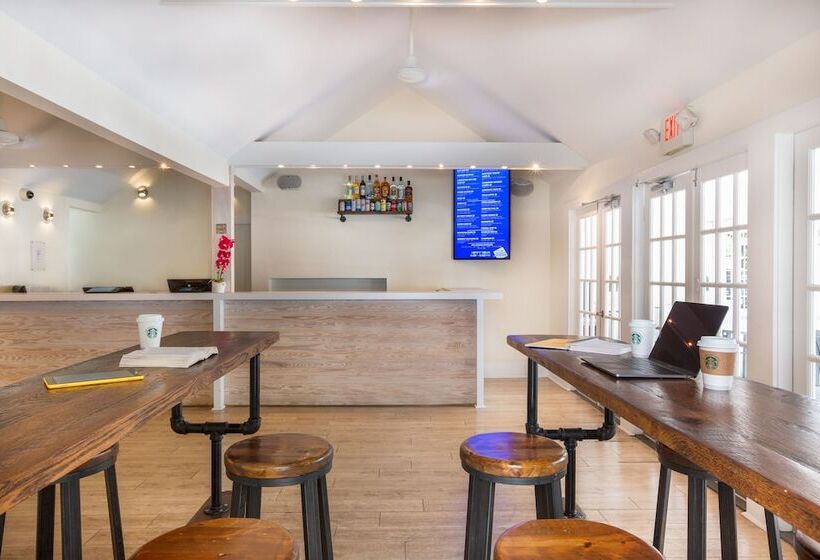 پانسیون Nyah   Adult Exclusive