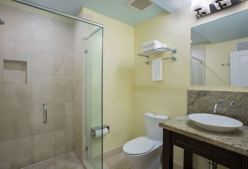 پانسیون Nyah   Adult Exclusive