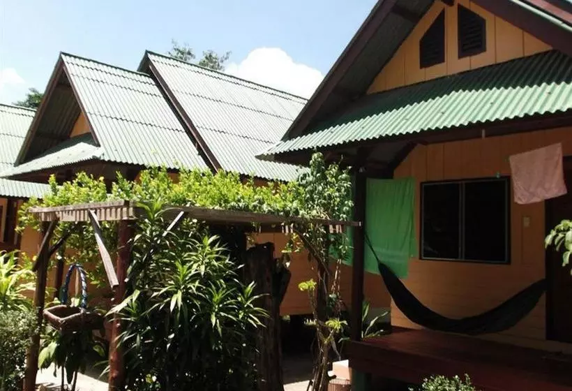 استراحتگاه Sandee Bungalow