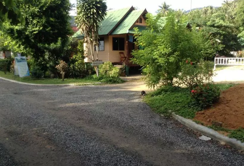 استراحتگاه Sandee Bungalow