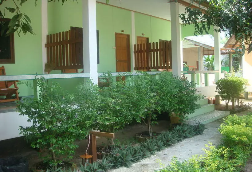 استراحتگاه Sandee Bungalow