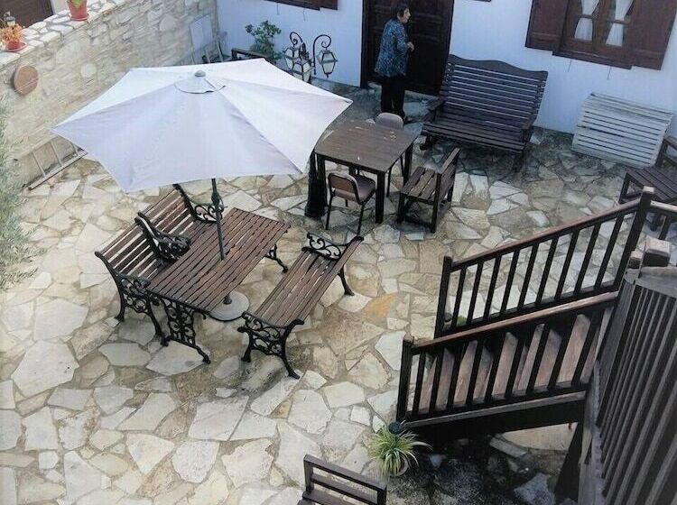 Romios Holiday Apartments