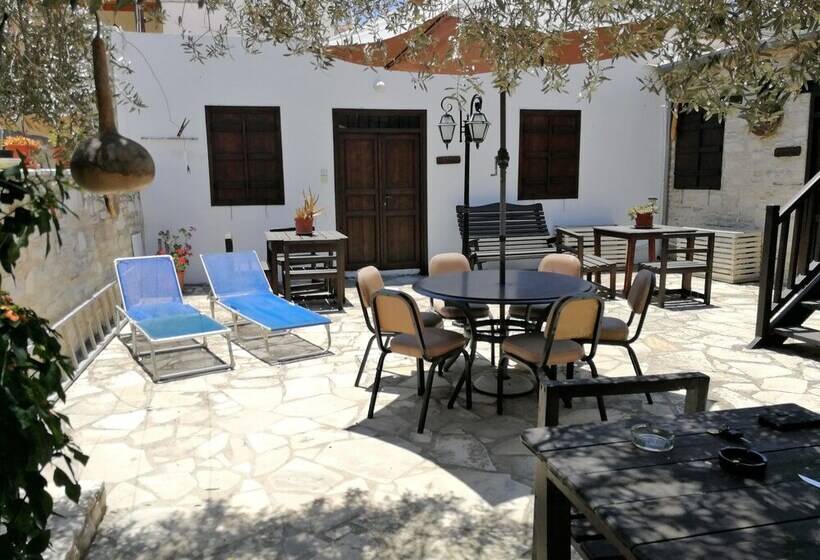 Romios Holiday Apartments