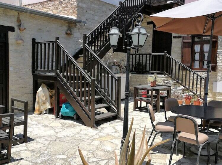 Romios Holiday Apartments