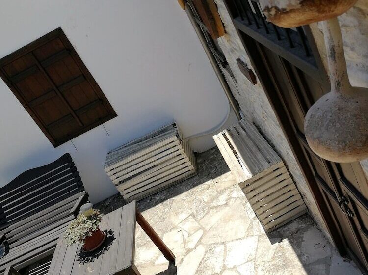 Romios Holiday Apartments