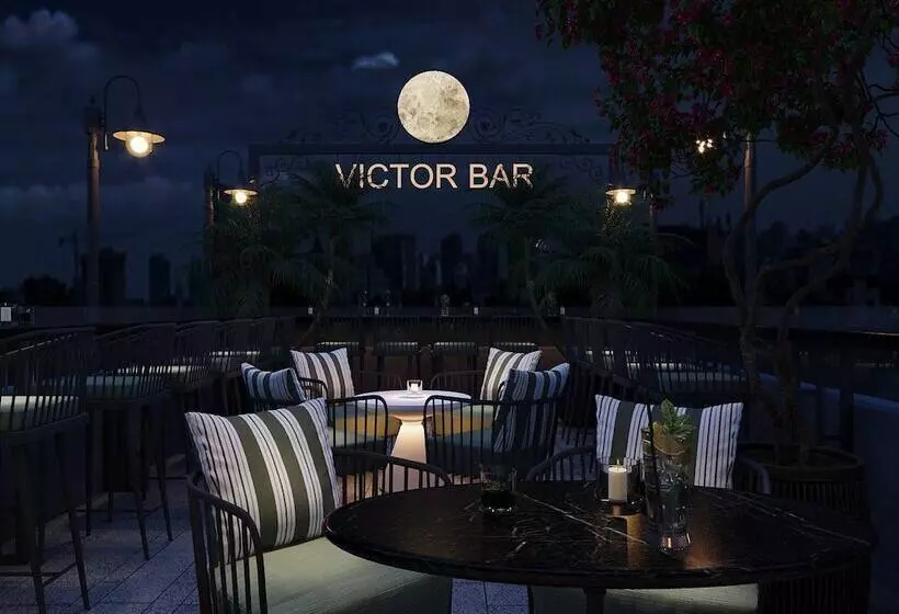 Victor Metropolis Hotel & Rooftop Bar