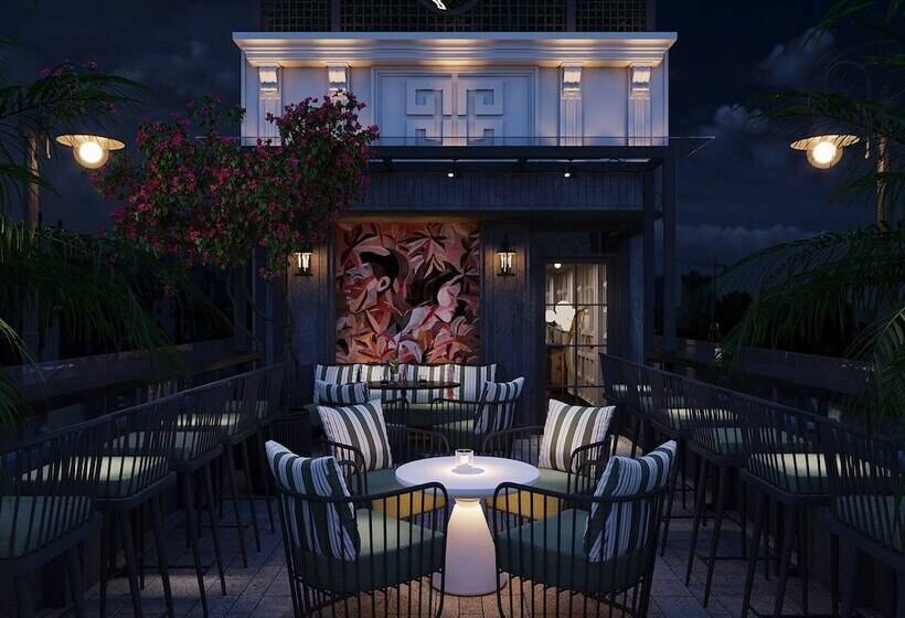 Victor Metropolis Hotel & Rooftop Bar