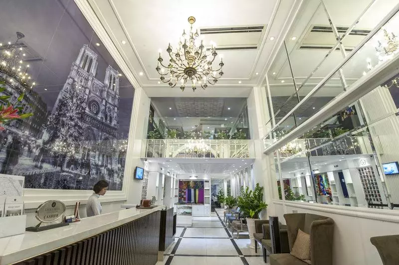 Victor Metropolis Hotel & Rooftop Bar