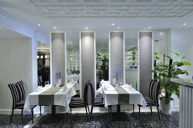 Victor Metropolis Hotel & Rooftop Bar