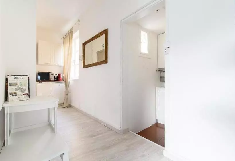 White Terrace Apartment Navona