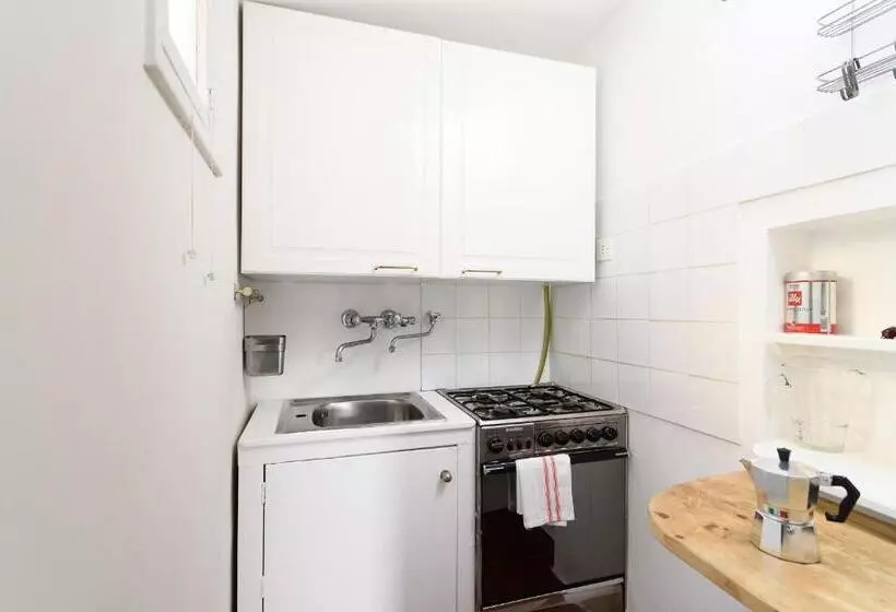 White Terrace Apartment Navona