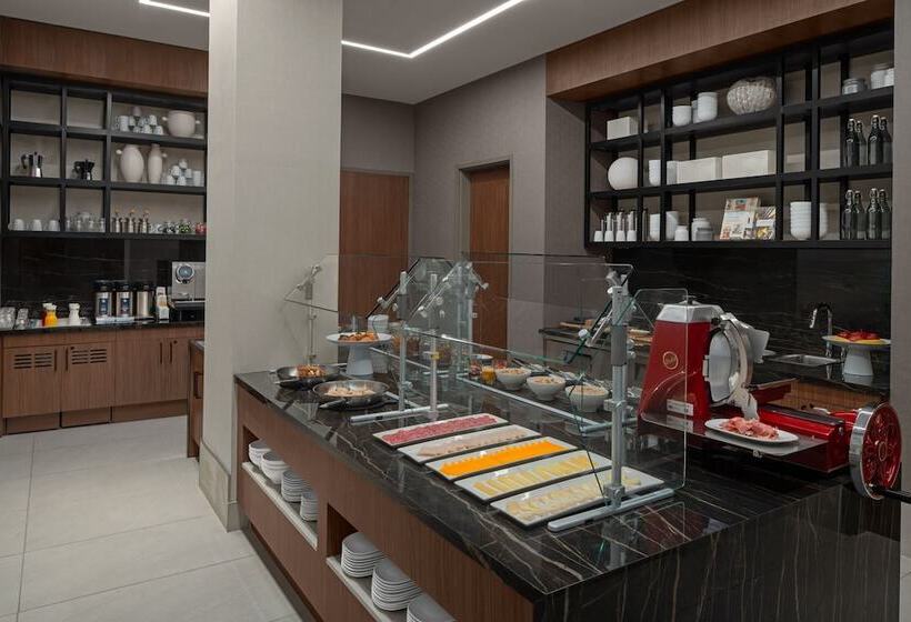 Ac Hotel Lansing University Area