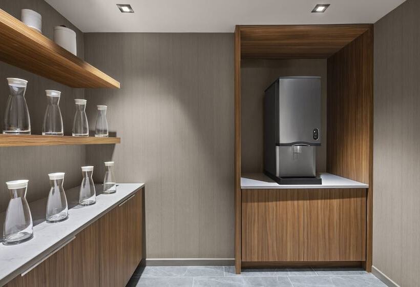 Ac Hotel Lansing University Area