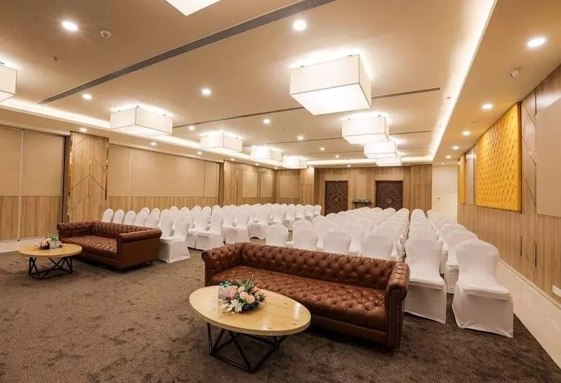 Bloom Hotel   Jalandhar