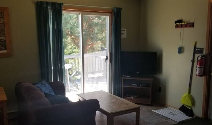 בית מלון כפרי All Star Resort