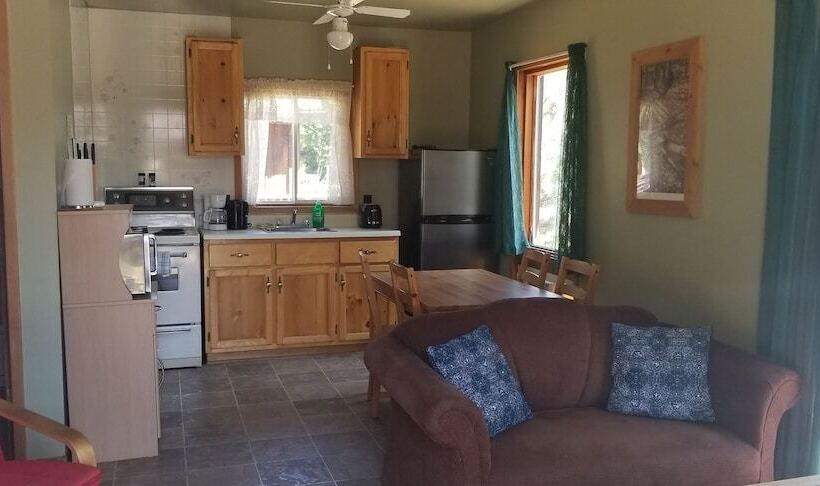 בית מלון כפרי All Star Resort