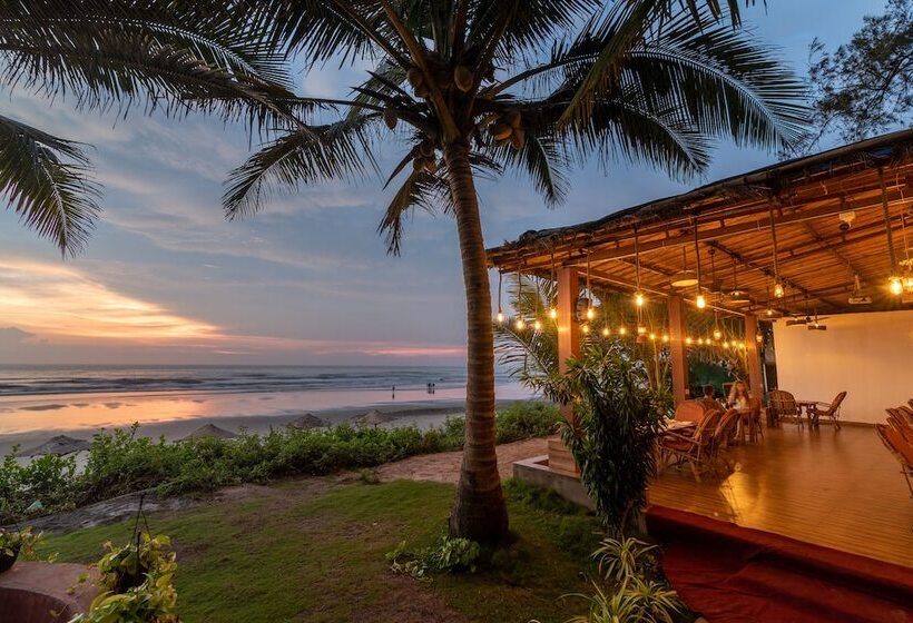 ホテル Amadi Beach Front Resort