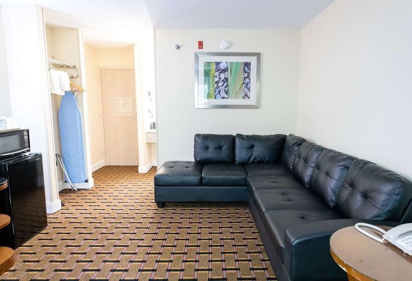 فندق Days Inn By Wyndham College Park Atlanta Airport South