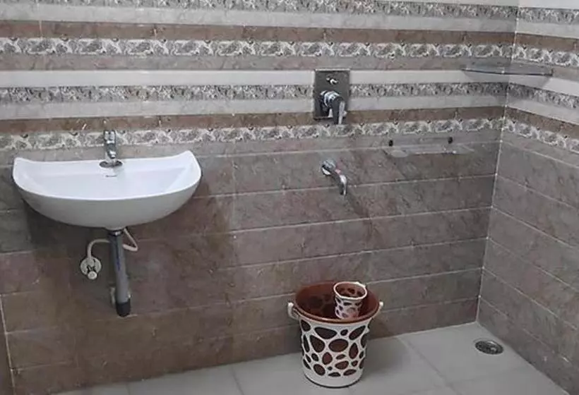 Fabhotel Karthikeya Residency 900m From Tirupati Bus Stand