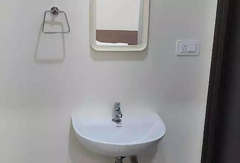 Fabhotel Karthikeya Residency 900m From Tirupati Bus Stand