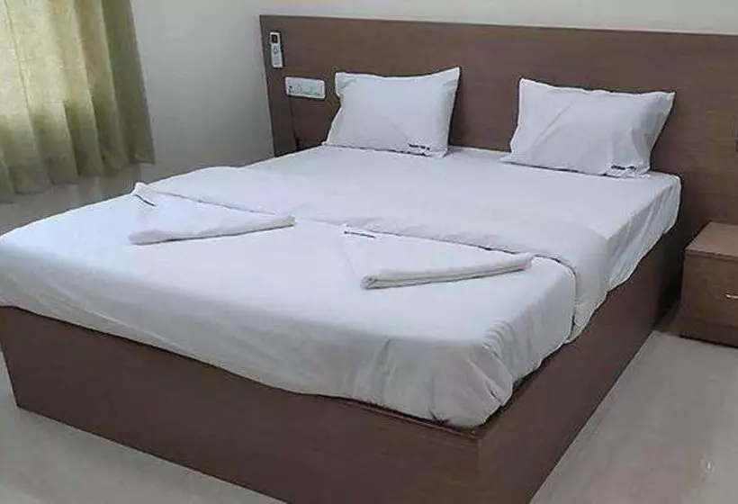 Fabhotel Karthikeya Residency 900m From Tirupati Bus Stand