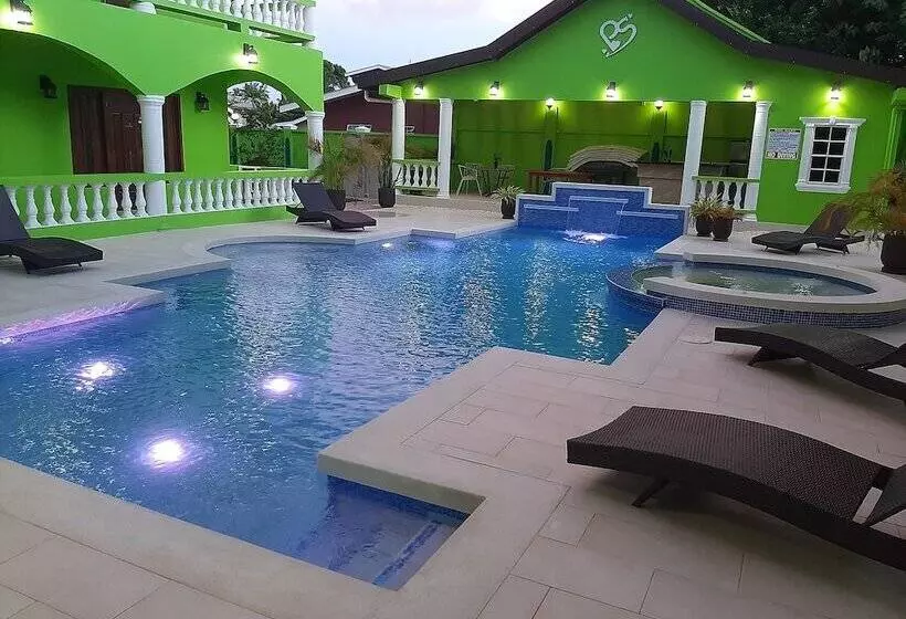 هتل Pesheres Inn & Spa