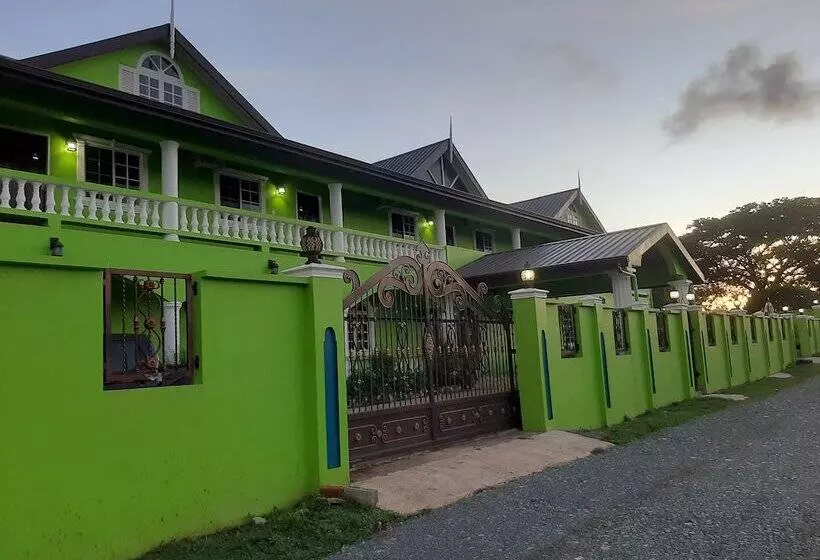 هتل Pesheres Inn & Spa