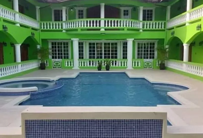 هتل Pesheres Inn & Spa