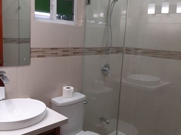 هتل Pesheres Inn & Spa