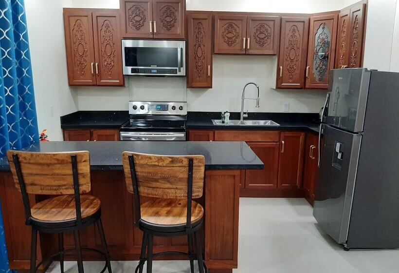 هتل Pesheres Inn & Spa