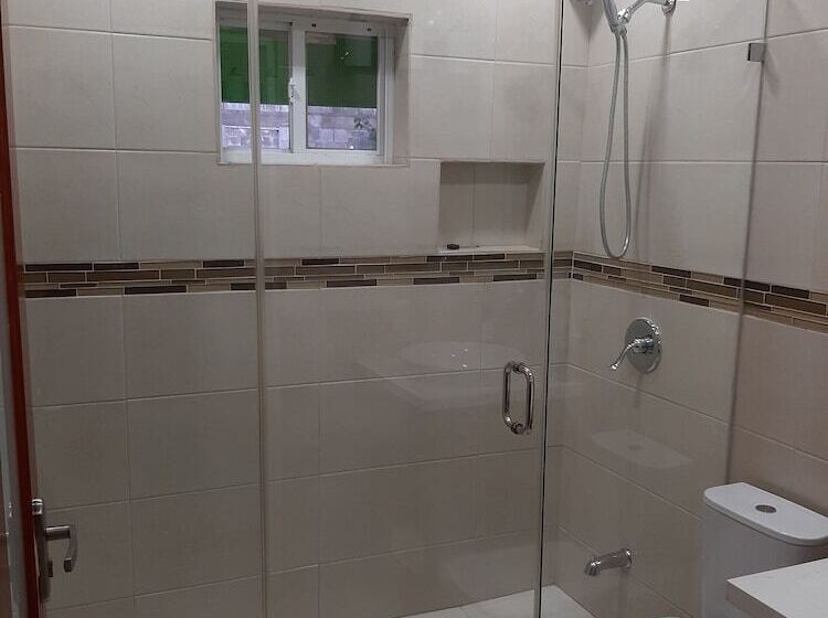 هتل Pesheres Inn & Spa