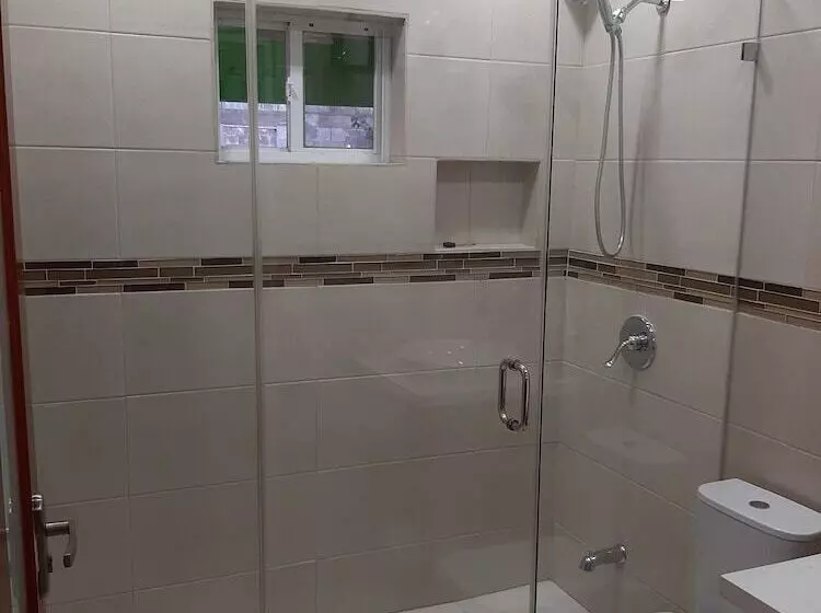 هتل Pesheres Inn & Spa