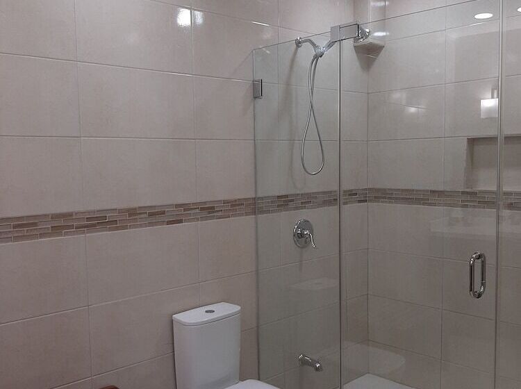 هتل Pesheres Inn & Spa