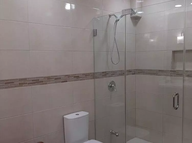 هتل Pesheres Inn & Spa