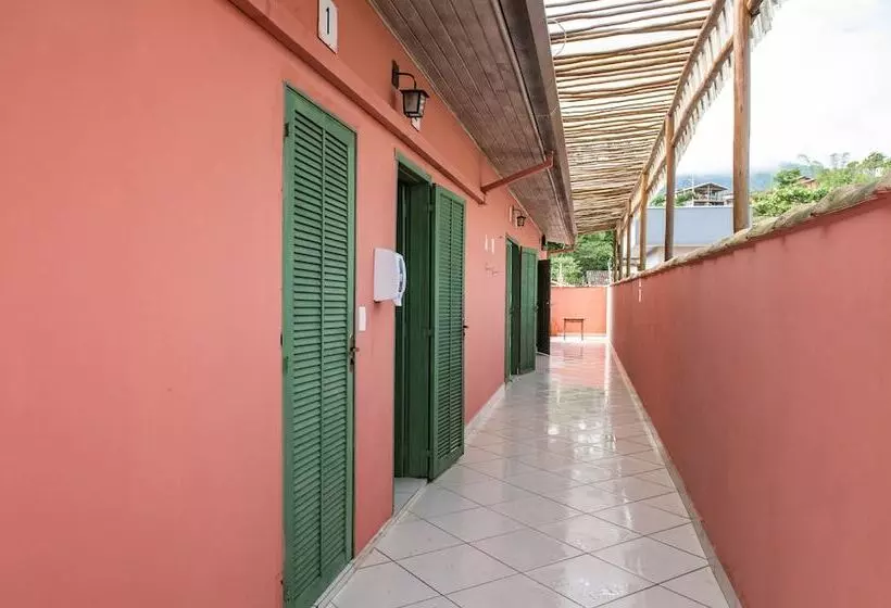 Hotelli Pousada Casa Rosada Ilhabela