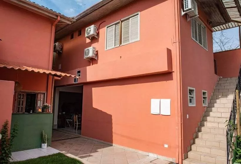 Hotelli Pousada Casa Rosada Ilhabela