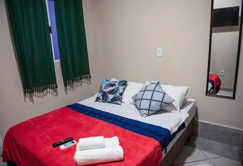 Hotelli Pousada Casa Rosada Ilhabela