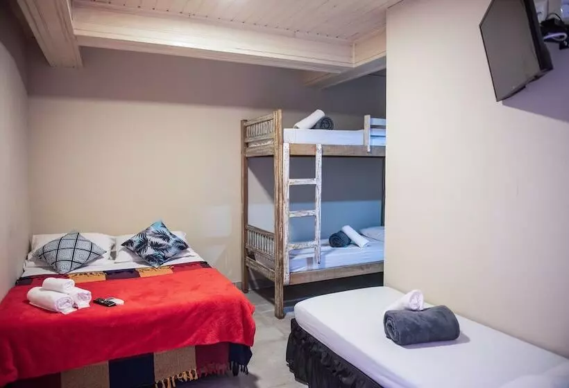 Hotelli Pousada Casa Rosada Ilhabela