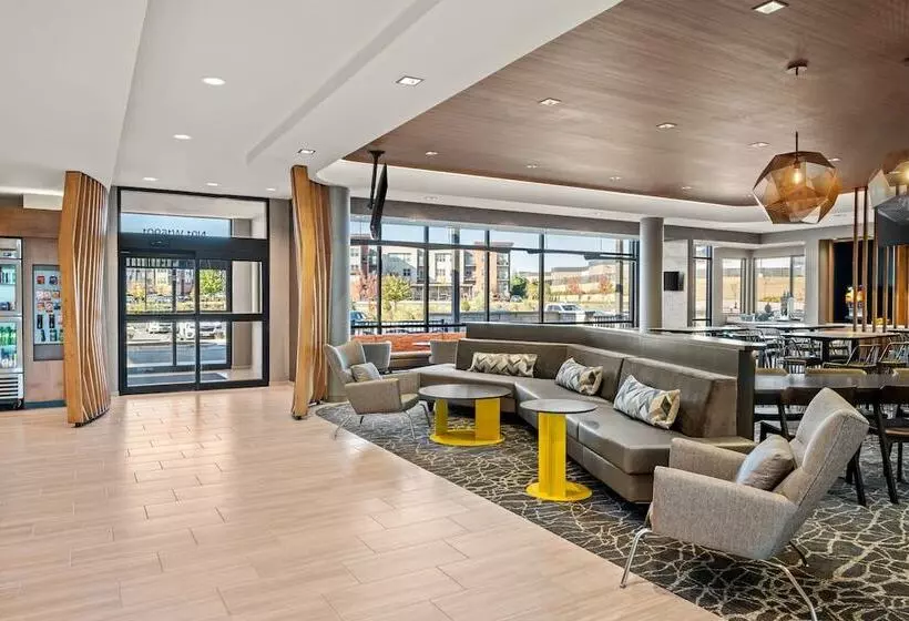 ホテル Springhill Suites By Marriott Menomonee Falls