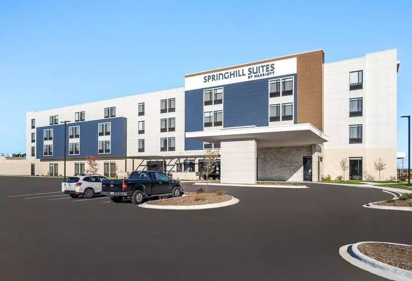 ホテル Springhill Suites By Marriott Menomonee Falls