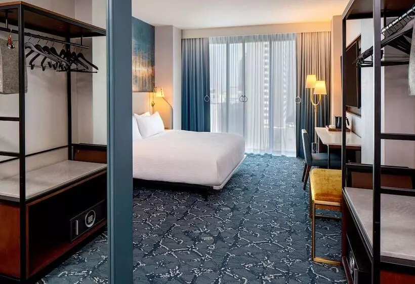 ホテル Tempo By Hilton Nashville Downtown