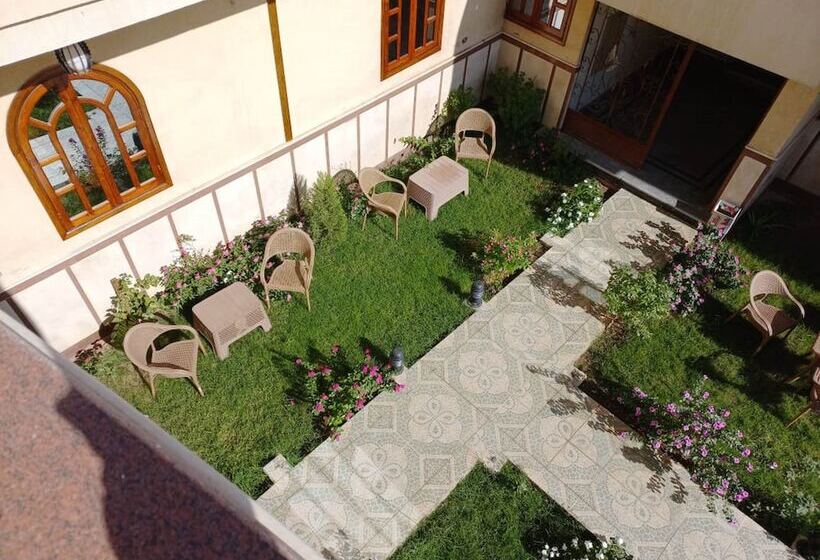 Panzió Mikhaila Guest House