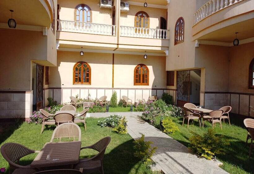 Panzió Mikhaila Guest House