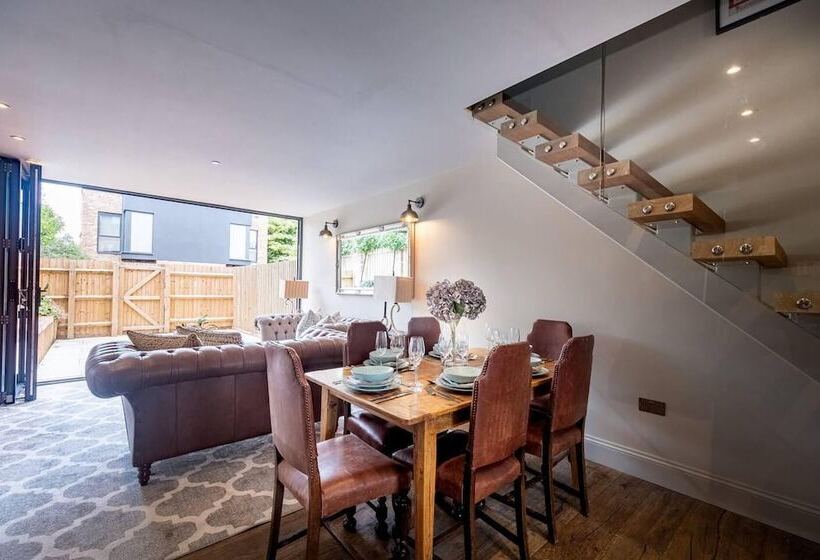 דירת נופש Contemporary Luxury Town House Cheltenham
